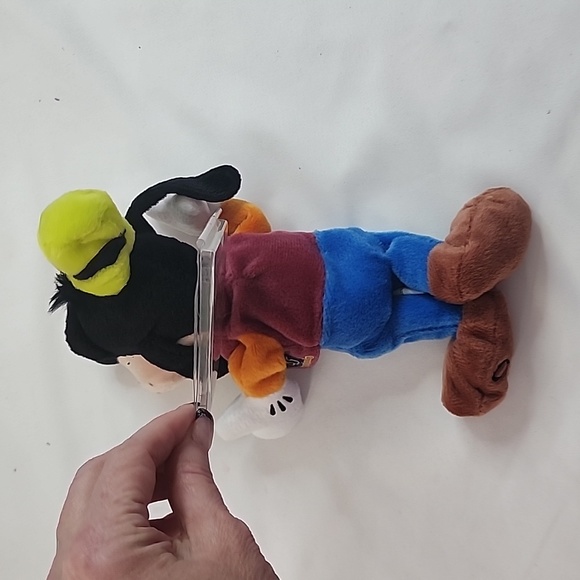 Vintage NWT Disney Goofy Plush Y2K 45 Years of Magic Disneyland Figurine - Picture 5 of 13